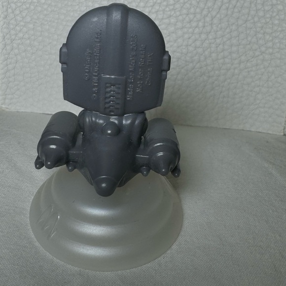 Disney Collectible 100th Anniversary Celebration DinDjarin Mandalorian Star Wars - Picture 2 of 4